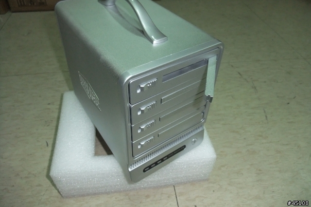 [素人開箱]飄洋過海的美妖機-TerraMaster  F830 USB3.0 / eSATA / FireWire  陣列儲存外接盒