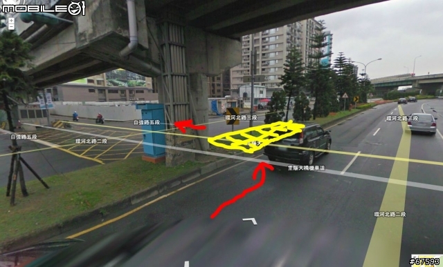 [道路資訊] 三重重陽橋機車引道橋下自強路底, 環河北路南往北中央分隔島, "打開了", "可以左轉自強路"