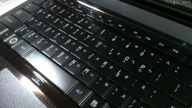 toshiba Qosmio  F750 裸視3D不專業開箱