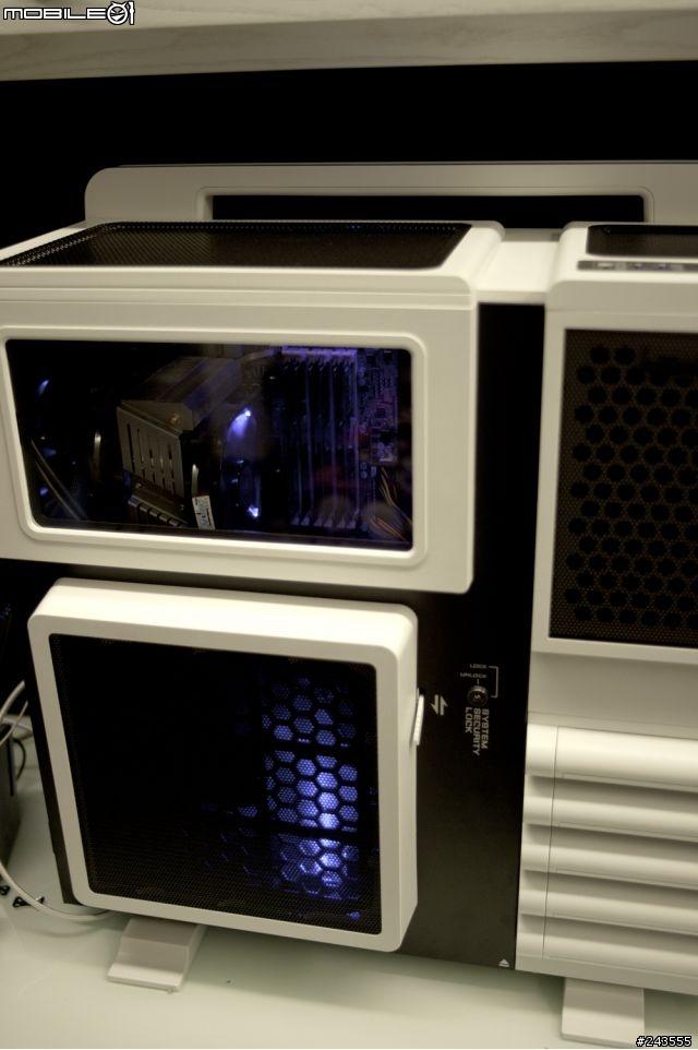 [開箱]新家入厝-Thermaltake Level 10 GT Snow