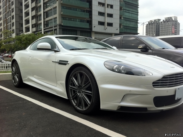 巧遇Aston Martin