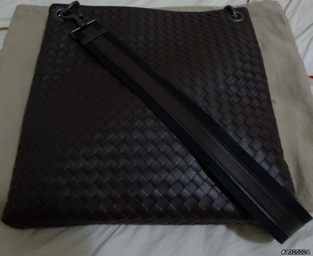 新入手的BOTTEGA VENETA側背包開箱照