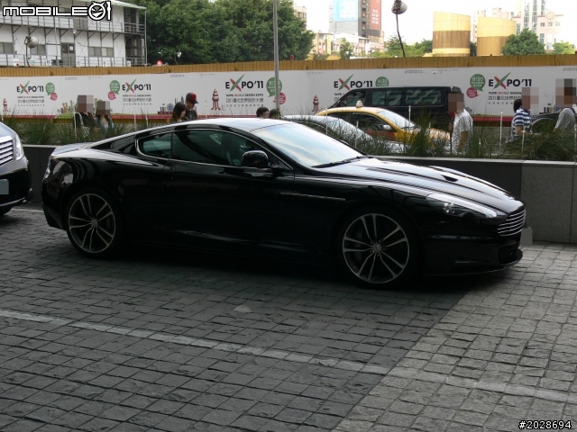 旅館前的 DBS