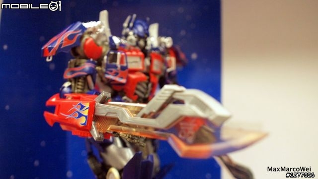 [分享] Takara Tomy DMK 1/35 Optimus Prime 科博文快速素組心得