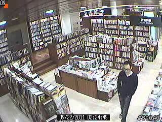 iphone4在敦南誠品9/22被偷了已報警~~~請各位大大幫忙人肉搜尋
