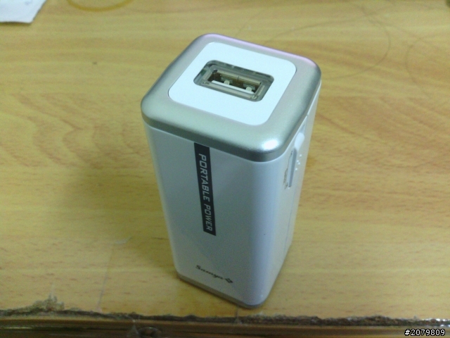 超划算的行動電源E-400與數位狂潮雜誌分享