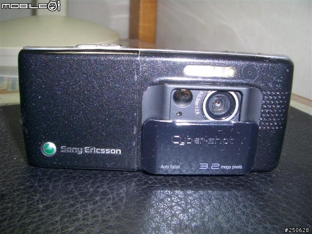 分享k800i全機換殼跟包膜
