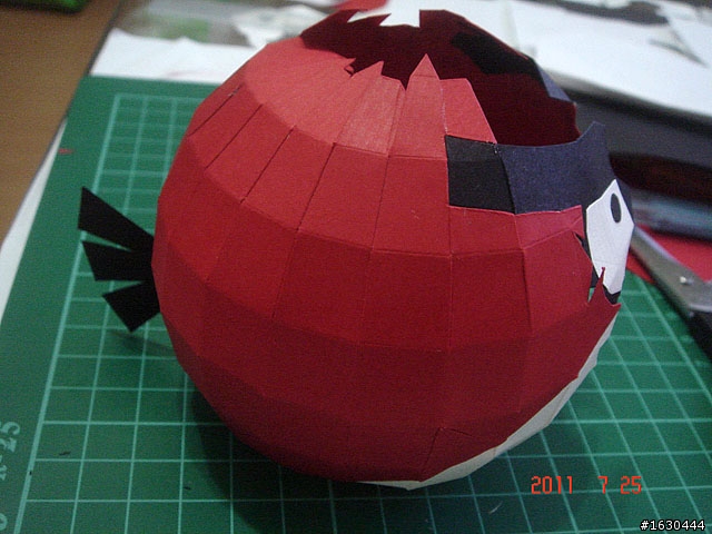 [分享]自製Angry Bird小紅紅紙模型~