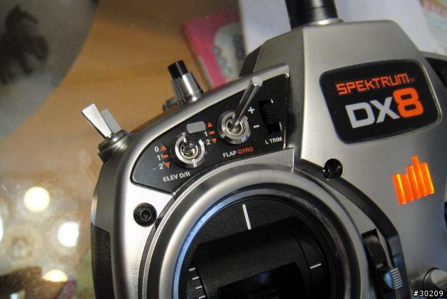 【開箱分享】終於升級DSMX / DSM2系統！入手新控SPEKTRUM DX8！
