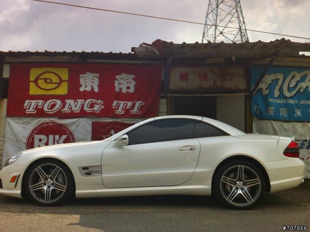 賽車場遇到超猛的benz