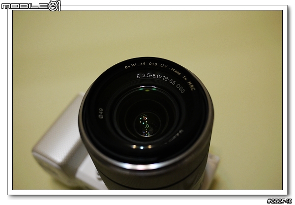 [分享] 白色情人NEX-5N開箱（加映原廠LCS-BBF專用包、GARIZ腕帶＆蓋貼）