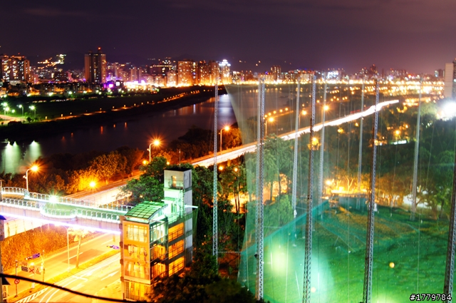 星芒夜景一張流蓋大樓