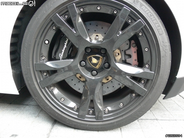 停在一旁的 Gallardo