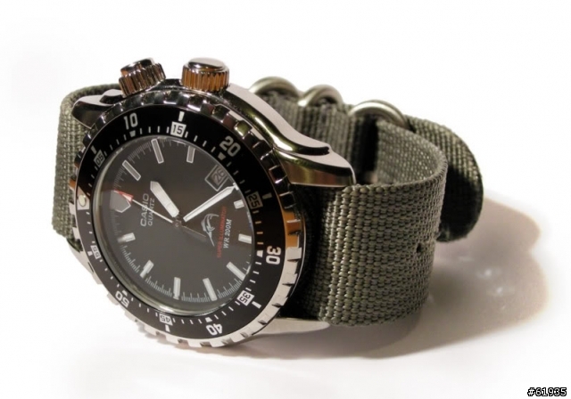 不小心被這隻 Casio 200M diver 給毒到