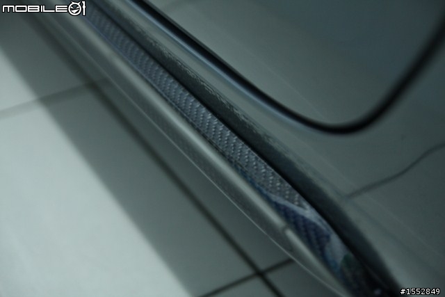 精緻與低調的奢華質感 邁向全車CARBON化 GOLF GTI MK6 [側裙篇]