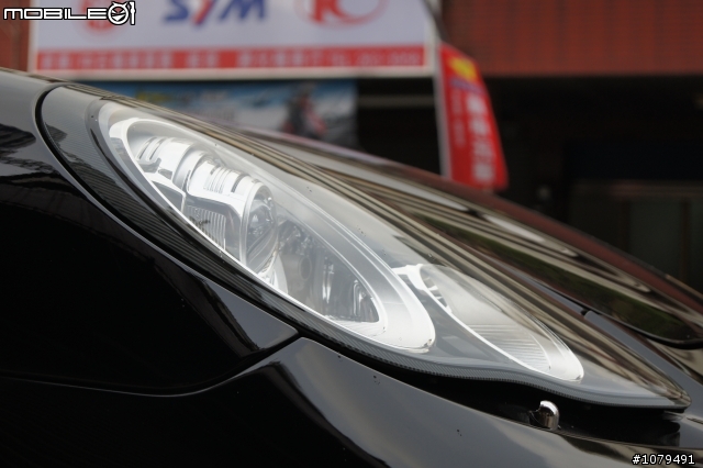 我家巷口的Panamera 4S (新手試拍.)