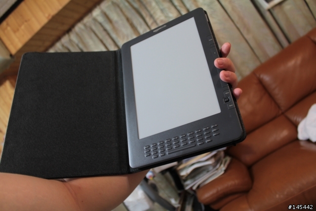 [開箱]Kindle DX Leather Cover 保護套終於飛來了!!