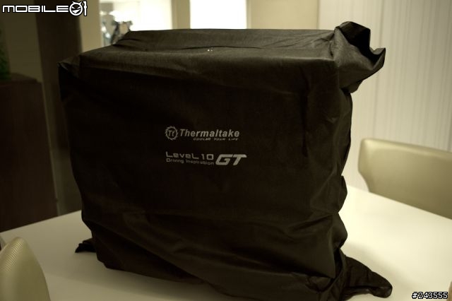 [開箱]新家入厝-Thermaltake Level 10 GT Snow