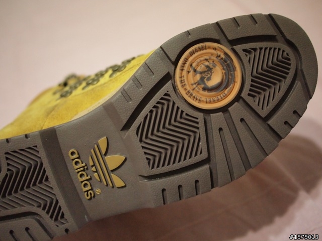 adidas Originals x Diesel 限量鞋款 鉚釘二連發