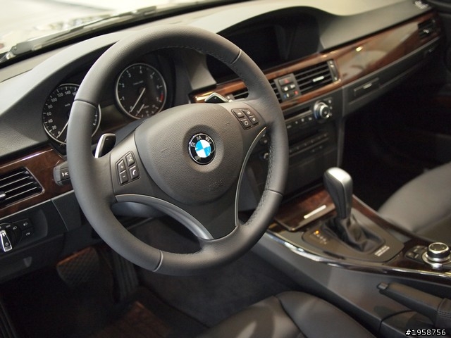 [有圖] 2011年高效動力 320i iDrive + 核桃木飾板
