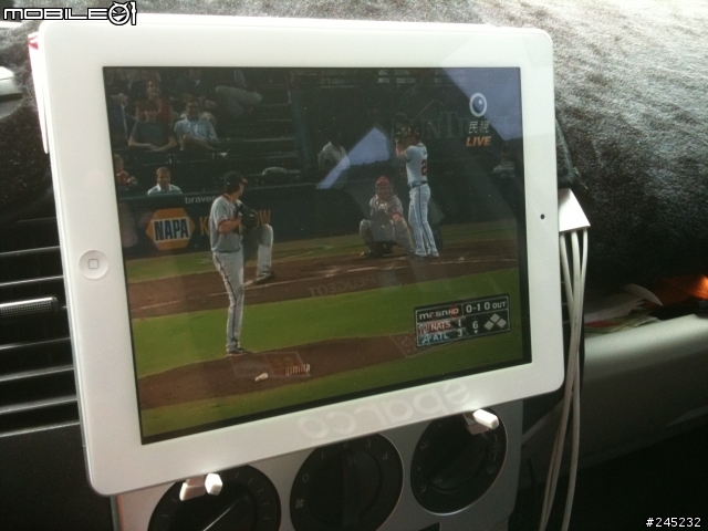 IPAD2 VS MAZDA5 車用架分享。