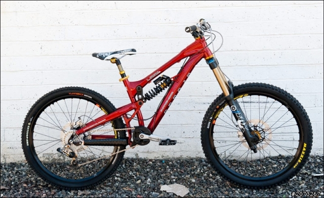 請問後避震車架的型式(有圖)