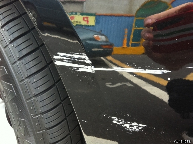 才交車一個禮拜停車就被冒失鬼擦撞