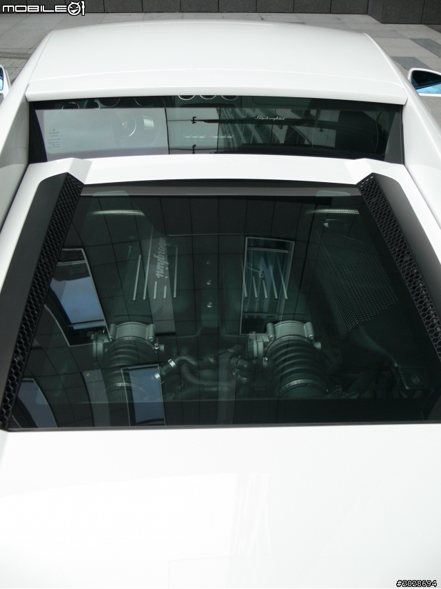 停在一旁的 Gallardo