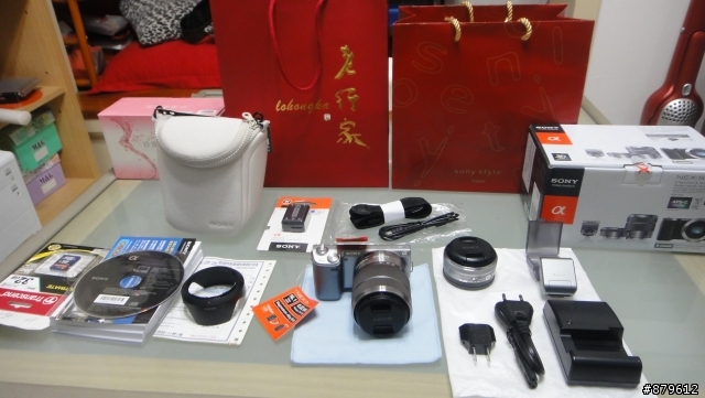 Sony NEX-5ND 銀色，開箱