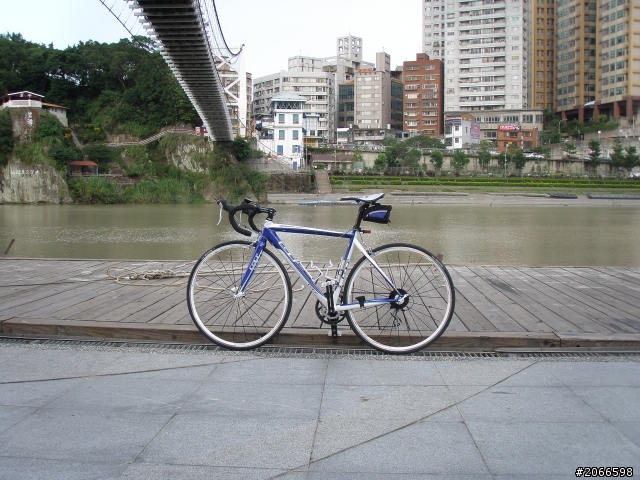 騎GT公路車的來這現一下帥照吧!!