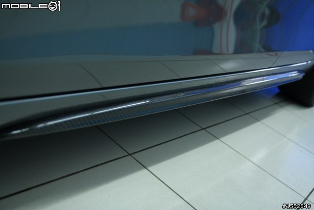 精緻與低調的奢華質感 邁向全車CARBON化 GOLF GTI MK6 [側裙篇]