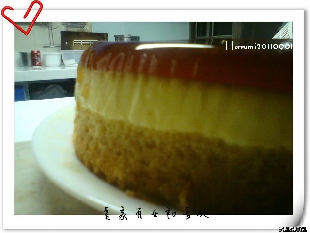給女兒兩個家常蛋糕的生日餐