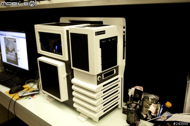 [開箱]新家入厝-Thermaltake Level 10 GT Snow