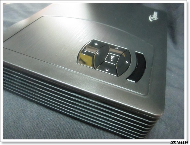 LED 500流明720P高畫質投影機  OPTOMA ML500 ,到手囉!!~開箱文