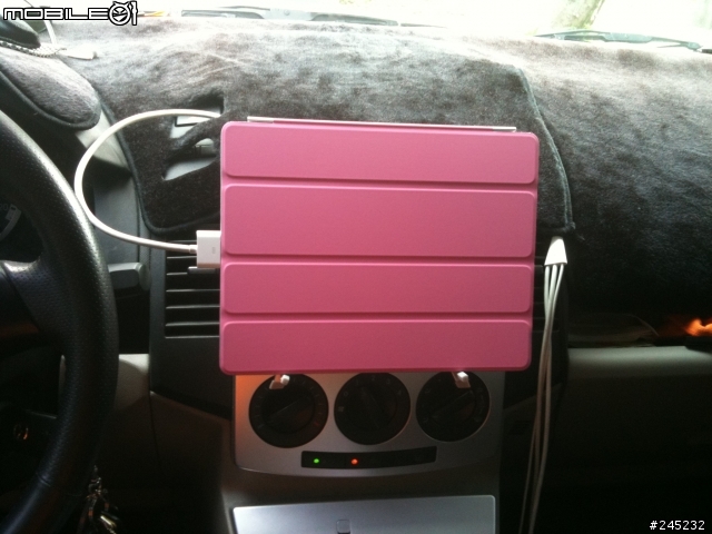IPAD2 VS MAZDA5 車用架分享。