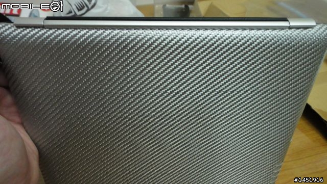 monCarbon for iPad2 "銀色"碳纖維背蓋開箱