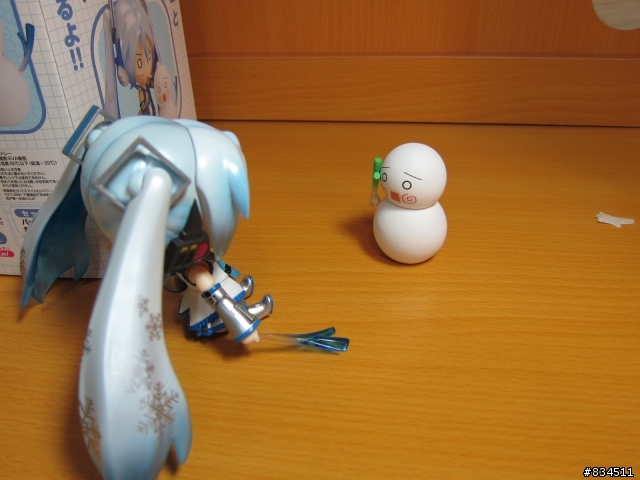 [開箱超劇場__第二彈]  來自北國的雪精靈~~好萌!!---黏土人{ 雪ミク }__”2011開心玩雪 ”版