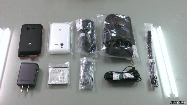 Sony Ericsson 三防機active入手簡單開箱圖....XD