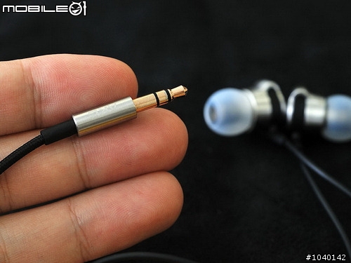 【消息】AKG K3003/K3003i 三單元混合式耳道旗艦