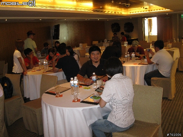 [HTC EVO 3D台中體驗會]手機3D裸視時代的來臨
