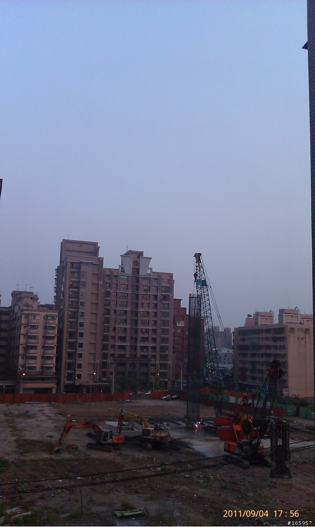 蘆洲站附近，  仁愛街與水湳街空地