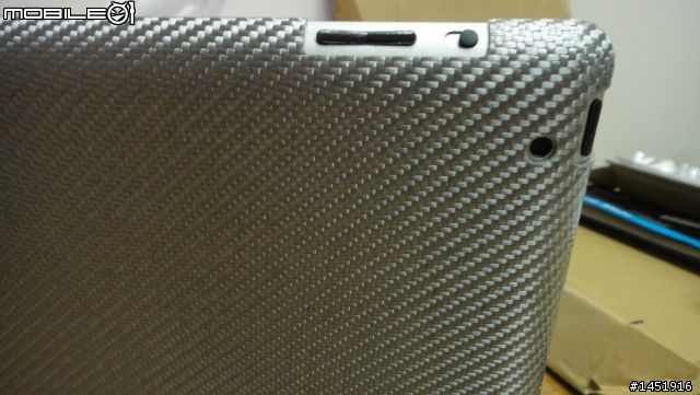 monCarbon for iPad2 "銀色"碳纖維背蓋開箱