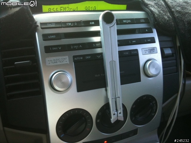IPAD2 VS MAZDA5 車用架分享。