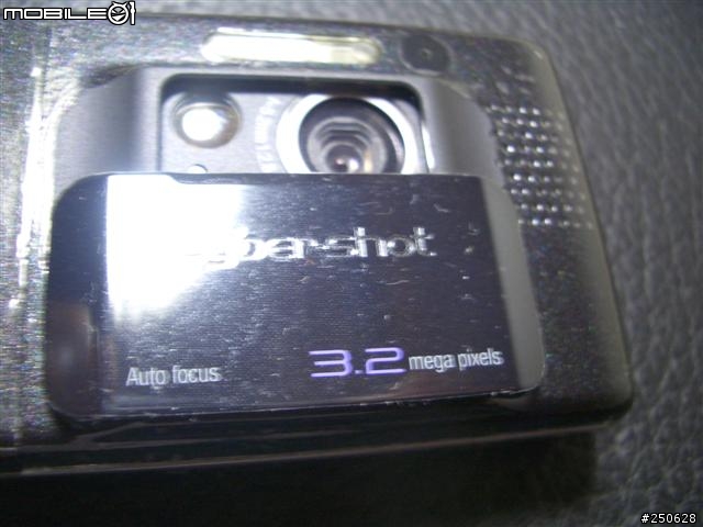 分享k800i全機換殼跟包膜