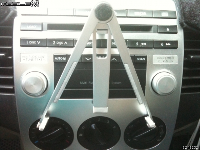 IPAD2 VS MAZDA5 車用架分享。