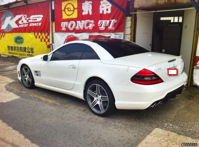 賽車場遇到超猛的benz