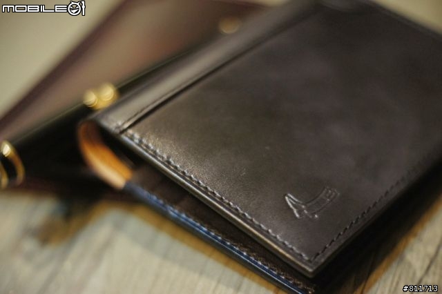[皮夾] John Lobb 不只會做鞋! 七折清倉貨來也!