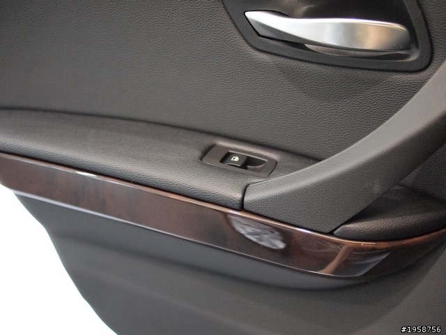 [有圖] 2011年高效動力 320i iDrive + 核桃木飾板