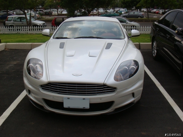 巧遇Aston Martin