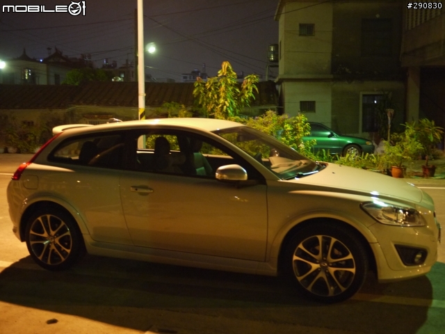 2012-C30-D4-R-design-481古典白簡單開箱